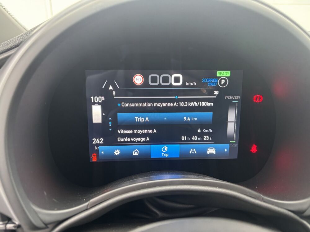 500 BEV 42KWH 2025 occasion 69330 Meyzieu