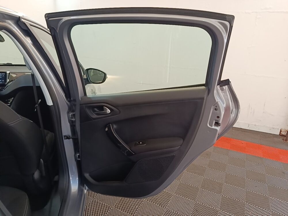 208 Puretech 82 ALLURE 2019 occasion 91580 &Eacute;tr&eacute;chy