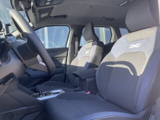 Duster journey hybrid 140 2025 occasion 38460 Cr&eacute;mieu