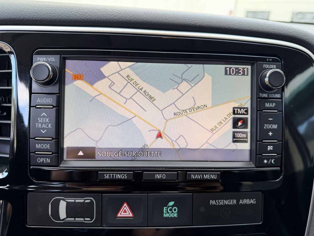 Outlander 2.2 DI-D 4WD camera/gps/cuir/7places 2015 occasion 53210 Soulg&eacute;-sur-Ouette
