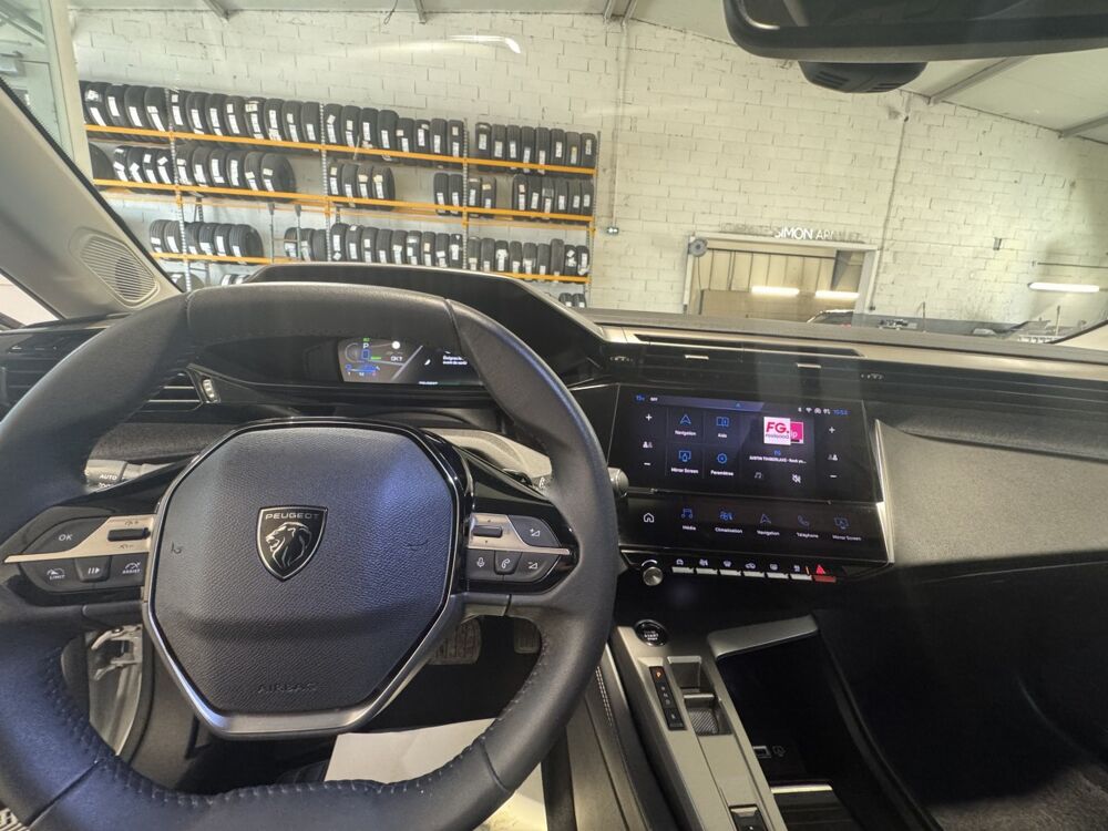 308 1.6 HYBRID 180 E-AUTO 8 ALLURE 2024 occasion 30220 Aigues-Mortes