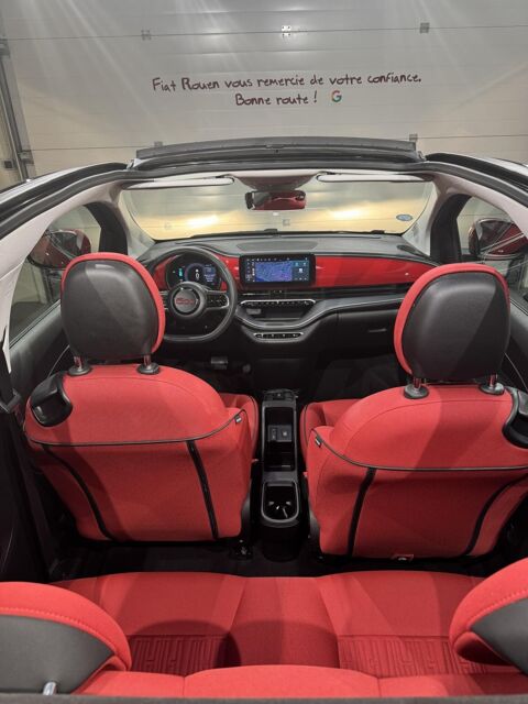 500 C 24kWh (Red) 2023 occasion 76360 Barentin