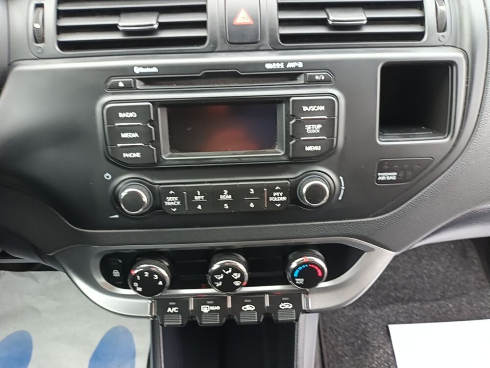 Rio 1.1 CRDI 75ch ISG Active 2014 occasion 35210 Ch&acirc;tillon-en-Vendelais