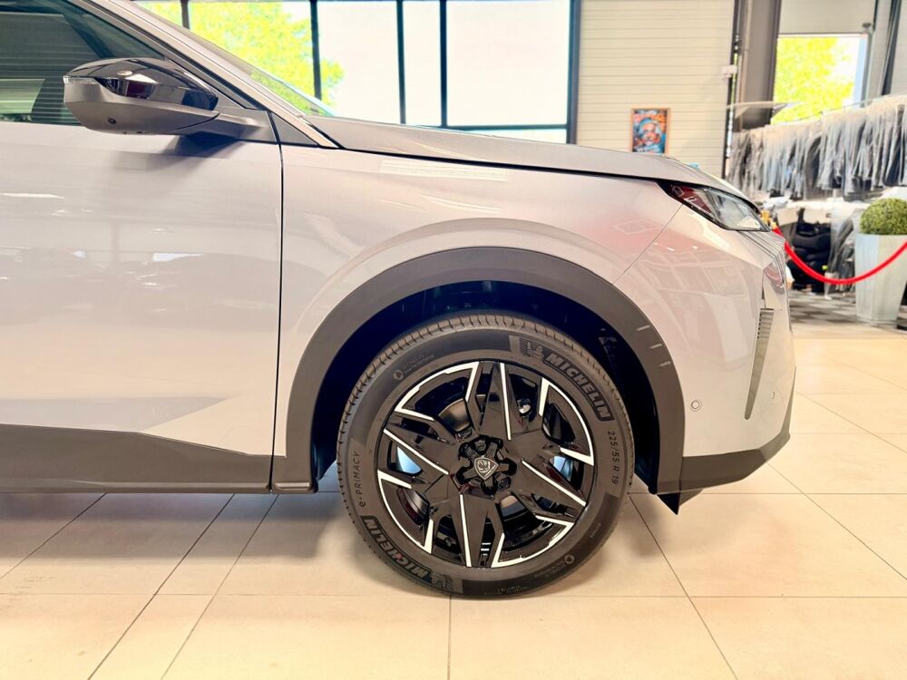 5008 1.2 HYBRID 145 E-DCS6 Allure Business 2026 occasion 63360 Gerzat