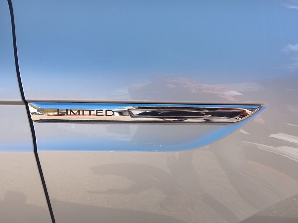 Megane IV SL Limited TCe 140 FAP + Camera de recul 2019 occasion 42240 Unieux