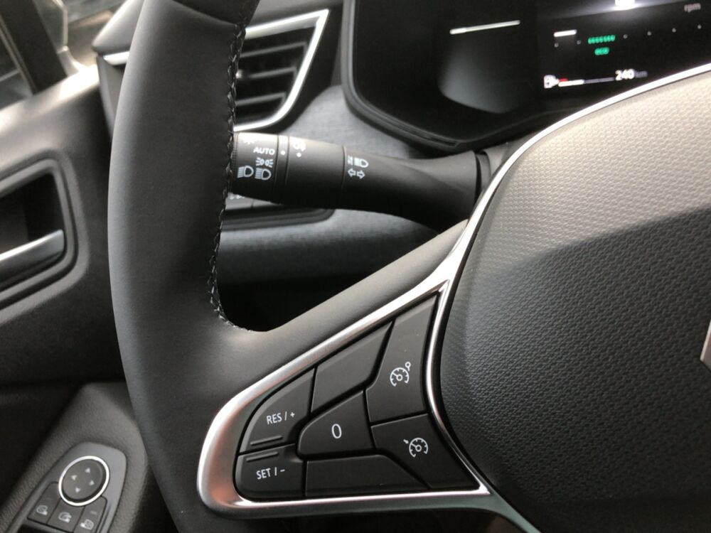 Clio g&eacute;n&eacute;ration Blue dCi 100 -25 + Navigation 2024 occasion 42240 Unieux
