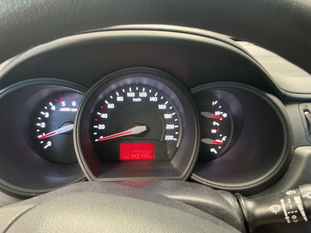 Rio 1.1 CRDI 75ch ISG Active 2014 occasion 35210 Ch&acirc;tillon-en-Vendelais