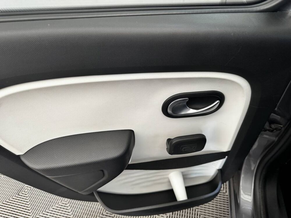 Twingo Intense Energy TCe 90 2016 occasion 91580 &Eacute;tr&eacute;chy