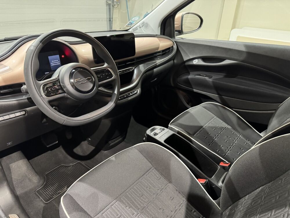 500 24kWh Pack Style 2023 occasion 76360 Barentin