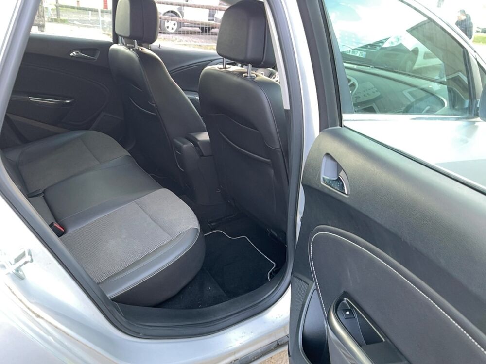 Astra 1.7 CDTI 125 ch FAP Connect Pack 2012 occasion 61170 Montchevrel