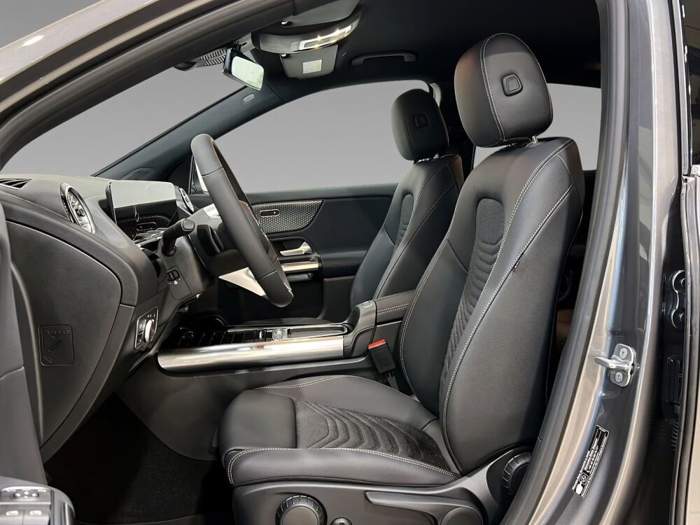 Classe GLA GLA 200 Progressive Line 163 ch Cam&eacute;ra 360&deg; CarPlay Autres m 2025 occasion 69007 Lyon