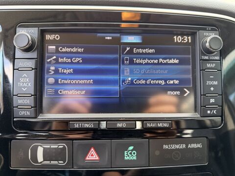 Outlander 2.2 DI-D 4WD camera/gps/cuir/7places 2015 occasion 53210 Soulg&eacute;-sur-Ouette