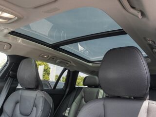 V60 PHEV T8 Plus Dark 455 ch Attelage Cam&eacute;ra 360&deg; Toit Pano Autr 2024 occasion 69007 Lyon