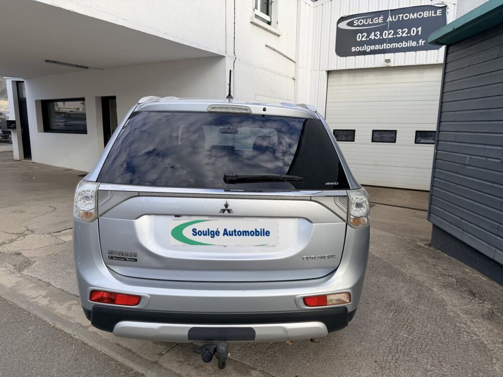 Outlander 2.2 DI-D 4WD camera/gps/cuir/7places 2015 occasion 53210 Soulg&eacute;-sur-Ouette