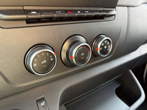 Jumpy FG Tr CF F3500 L2H2 Blue dCi 135 33044KMS 17900€HT 2023 occasion 86440 Mign&eacute;-Auxances