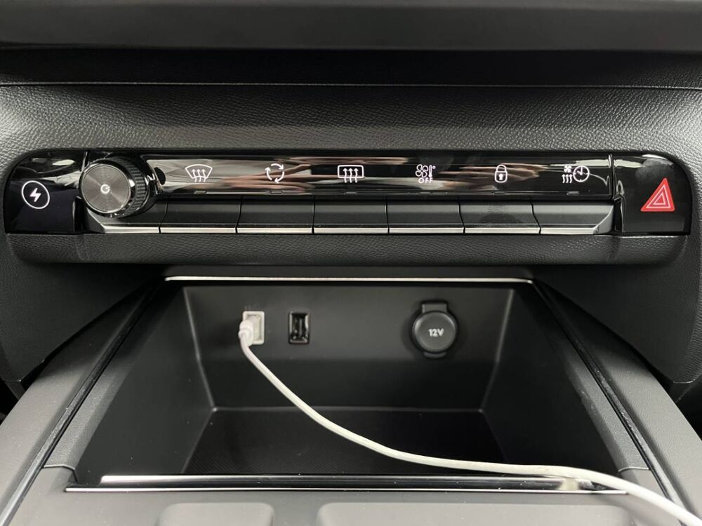 C5 aircross Hybride rechargeable 180 e-EAT8 C-Series 2023 occasion 38370 Saint-Clair-du-Rh&ocirc;ne