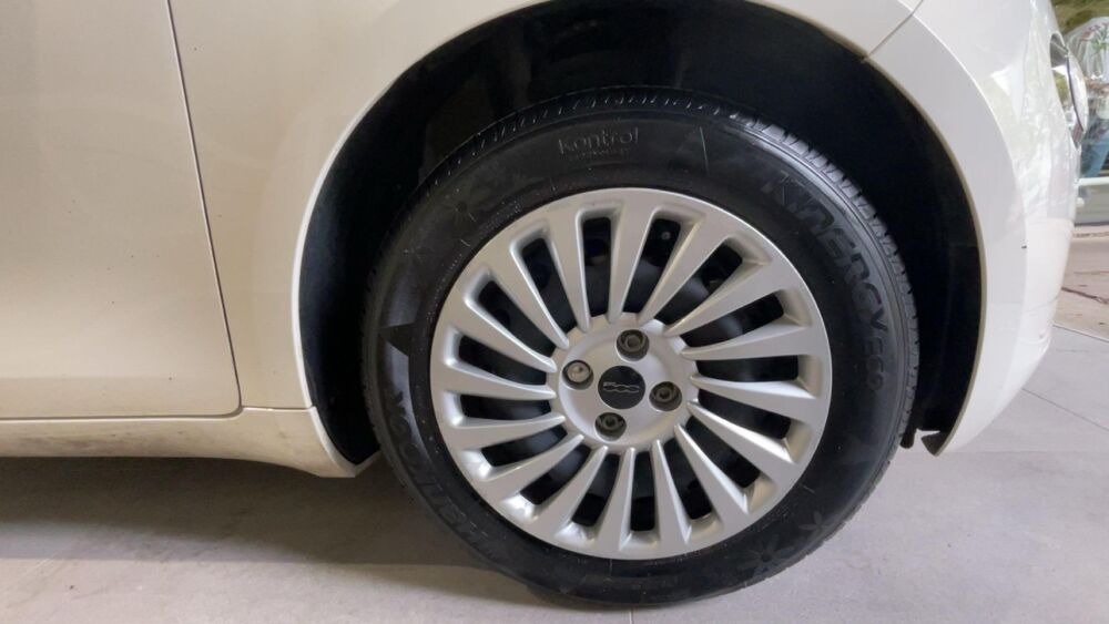 500 E 24kWh 2023 occasion 76360 Barentin