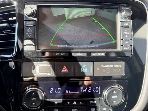 Outlander 2.2 DI-D 4WD camera/gps/cuir/7places 2015 occasion 53210 Soulg&eacute;-sur-Ouette