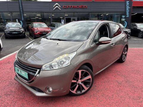Peugeot 208 1.6 E-HDI 115CH Féline 5 portes + TOIT 2014 occasion Ambert 63600