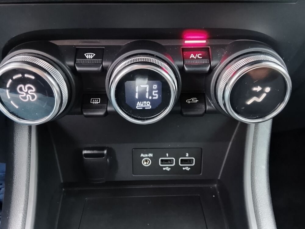 Captur Business E-Tech hybride 145 -21 2022 occasion 42240 Unieux
