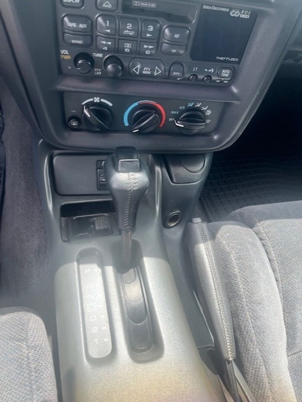 Camaro V6 3.8 2000 occasion 47200 Saint-Pardoux-du-Breuil