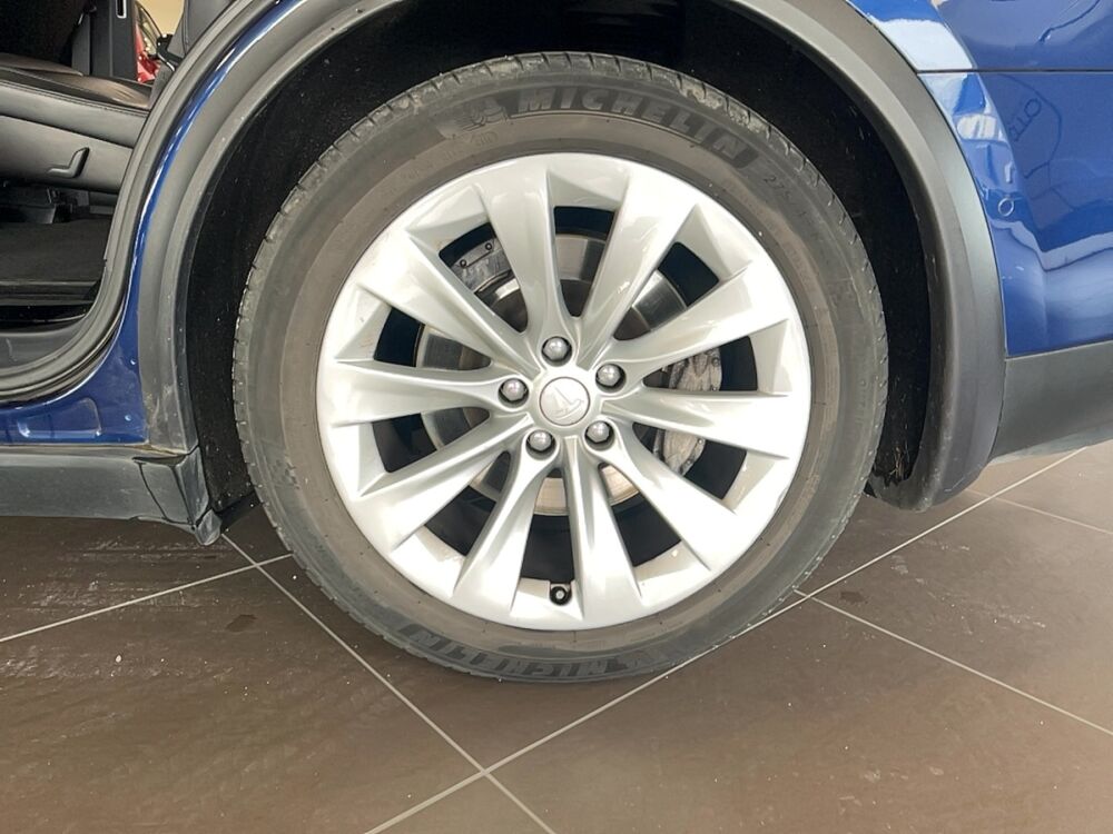 Model X 75 kWh 4x4 422cv 129 000 KM 2017 occasion 38090 Villefontaine