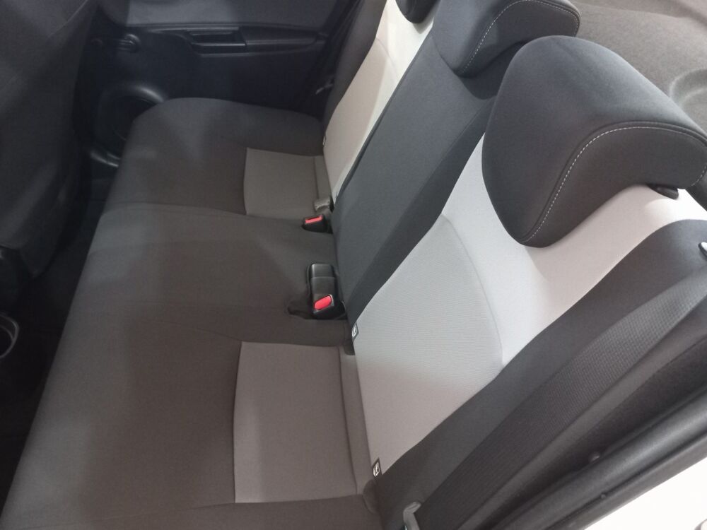 Yaris 1.5 VVT-I HYBRID France Business 2019 occasion 91580 &Eacute;tr&eacute;chy