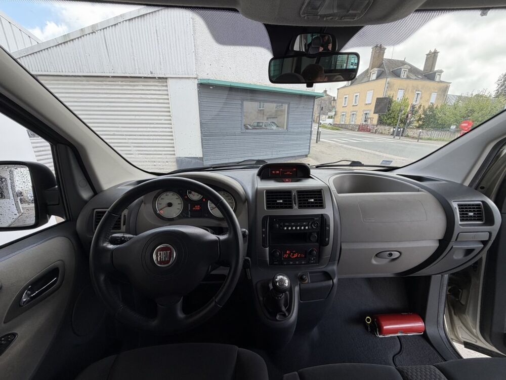 Jumpy 2.0 Multijet 120ch LH1 Panorama  6 PLACES  2011 occasion 53210 Soulg&eacute;-sur-Ouette
