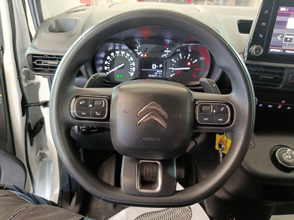 Jumpy Taille M PureTech 130 S&S EAT8 Feel Pack 2021 occasion 91580 &Eacute;tr&eacute;chy