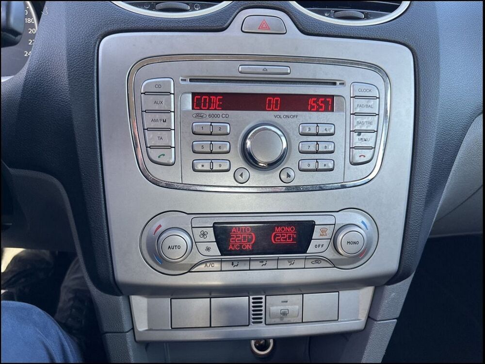 Focus 1600 TDCi 90 Ghia 2009 occasion 61170 Montchevrel