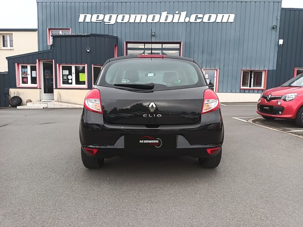 Clio Expression Clim 1.2 TCE 100 Eco2 2010 occasion 35210 Ch&acirc;tillon-en-Vendelais