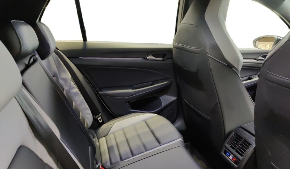 Golf 1.5 EHYBRID GTE 272 ch Cuir Vienna Toit ouvrant Attelage Aut 2025 occasion 69007 Lyon