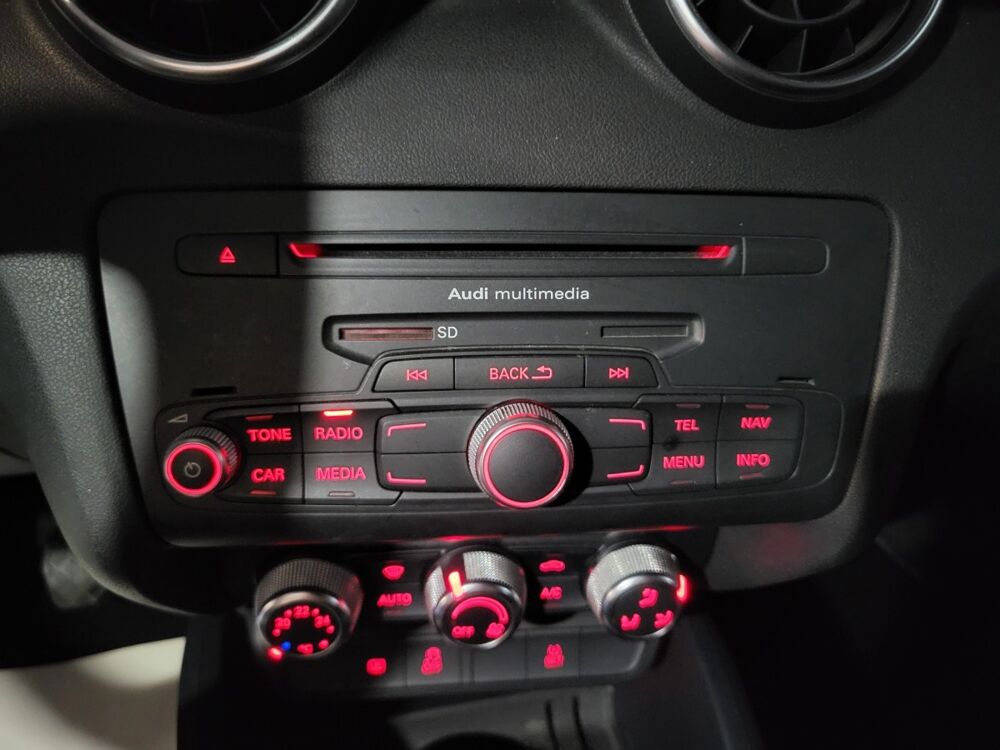 A1 1.6 TDI 105 AMBIENTE 2013 occasion 93600 Aulnay-sous-Bois