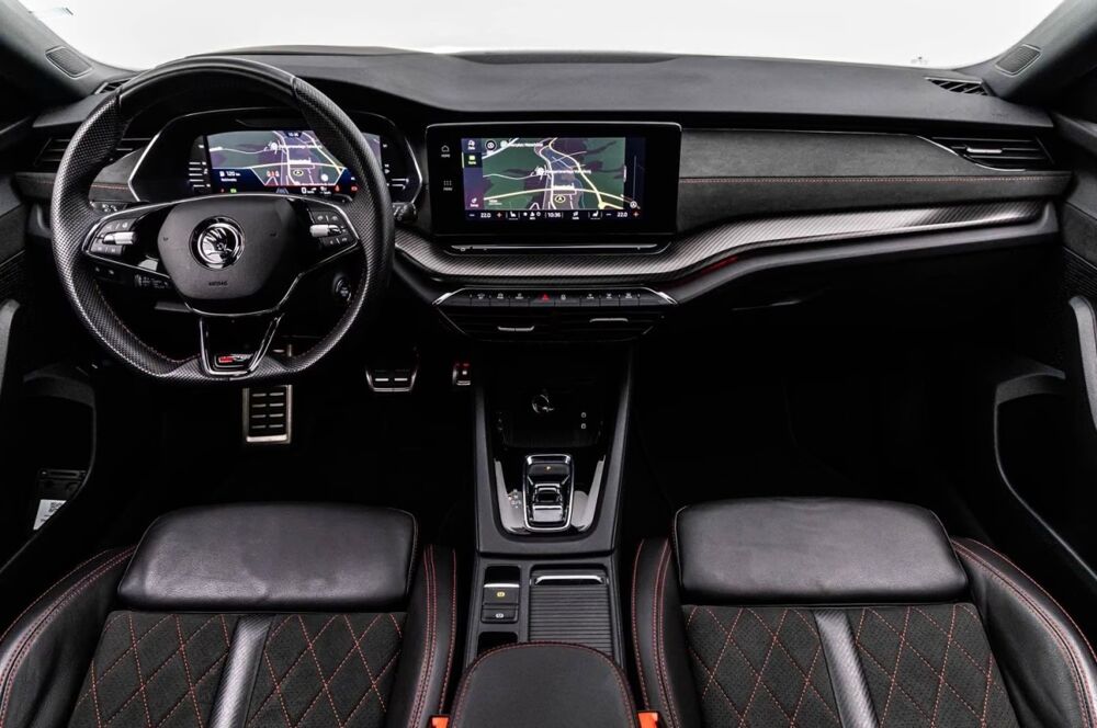 Octavia 2.0 TSI RS 245 ch Toit ouvrant Attelage Matrix LED Autres mo 2023 occasion 69007 Lyon