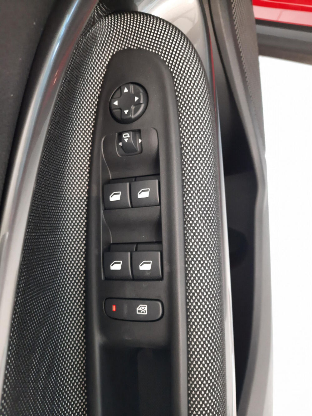 Fiat 600 1.2 Hybrid 100 DCT6 Pack Confort & Style 2024 occasion 76360 Barentin