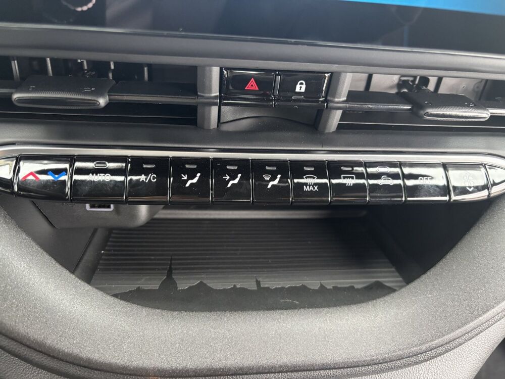500 BEV 42KWH 2025 occasion 69330 Meyzieu