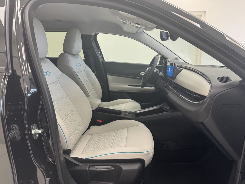Fiat 600 1.2 Hybrid 100 DCT6 La Prima 2024 occasion 76360 Barentin