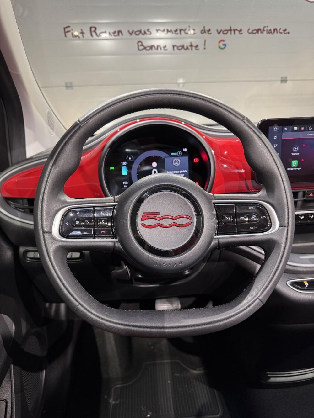 500 C 24kWh (Red) 2023 occasion 76360 Barentin