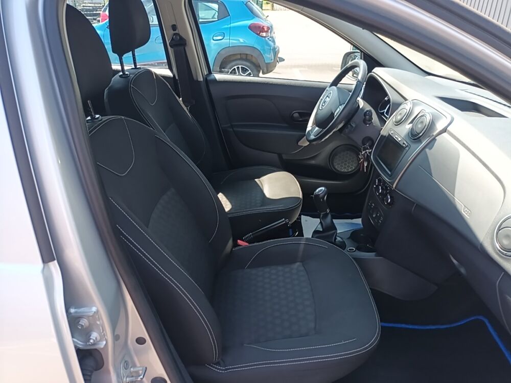 Logan Prestige dCi 90 eco&sup2; 2013 occasion 35210 Ch&acirc;tillon-en-Vendelais