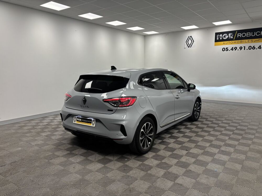 Clio Techno E-Tech full hybrid 145 -24 2024 occasion 86500 Montmorillon