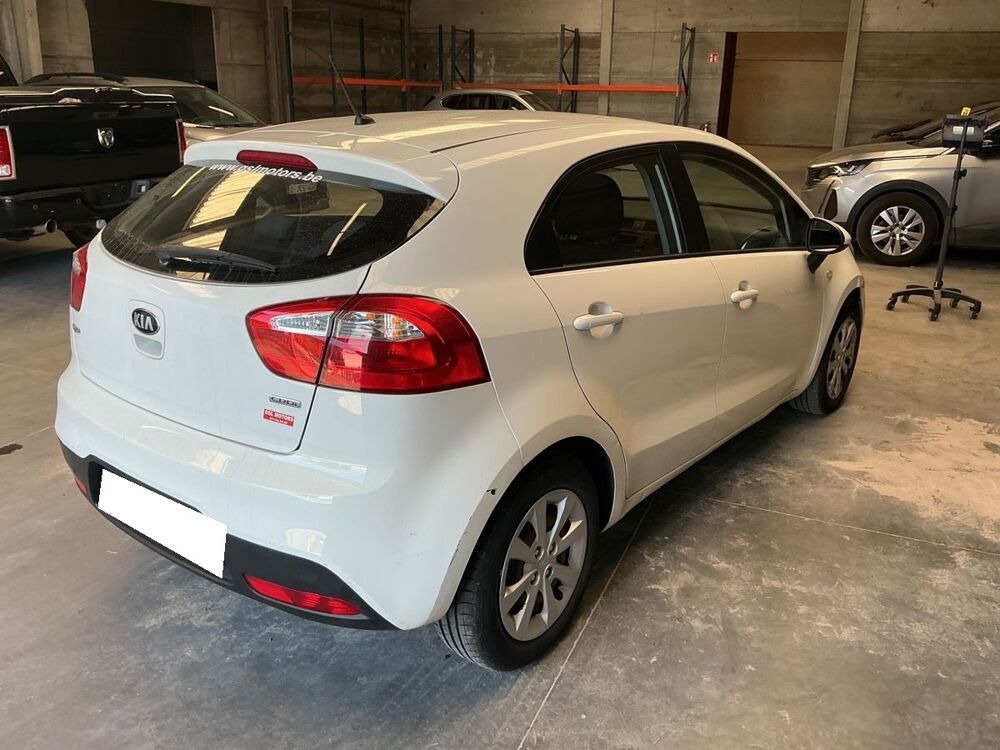 Rio 1.1 CRDI 75ch ISG Active 2014 occasion 35210 Ch&acirc;tillon-en-Vendelais