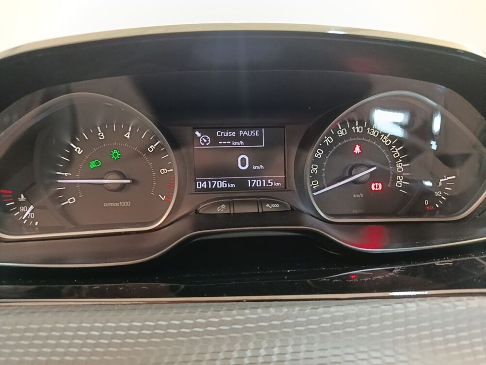 208 Puretech 82 ALLURE 2019 occasion 91580 &Eacute;tr&eacute;chy