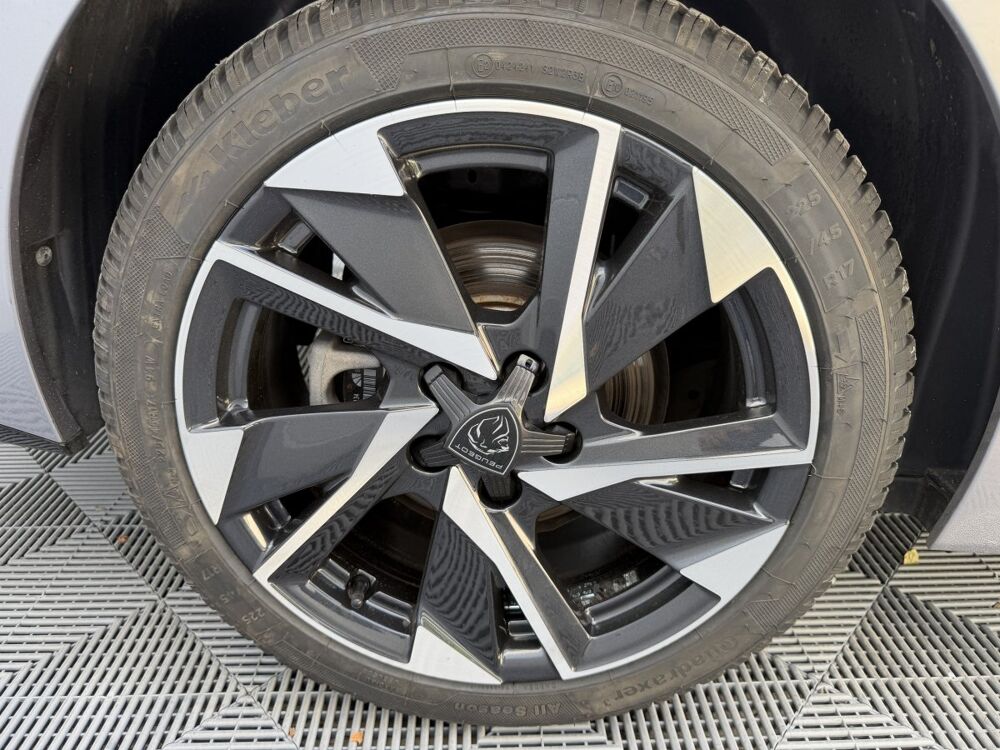 308 SW Hybrid 145 e-DCS6 ALLURE 2025 occasion 69330 Meyzieu