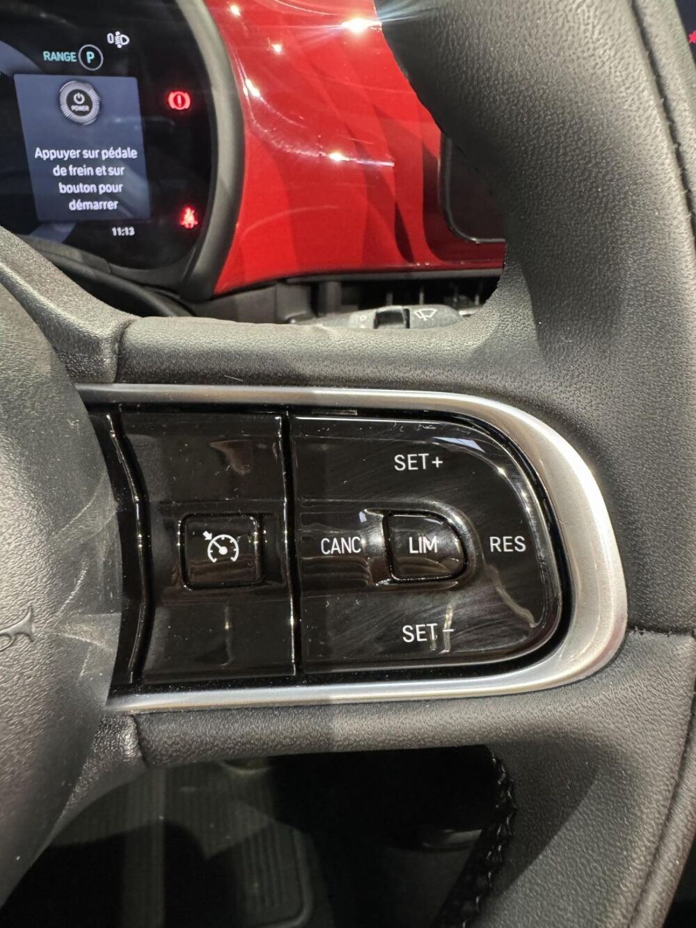 500 C 24kWh (Red) 2023 occasion 76360 Barentin