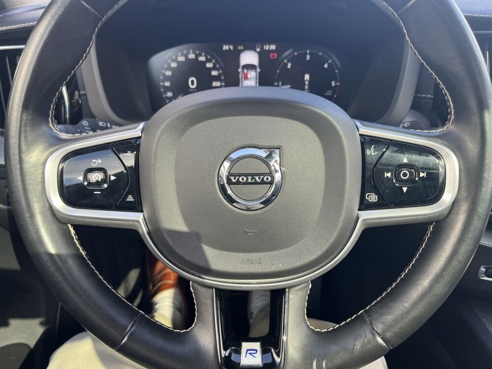 XC60 B5 AWD 235 Geartro 8 R-Design 2020 occasion 44150 Saint-G&eacute;r&eacute;on