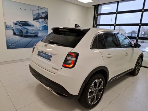 Fiat 600 1.2 Hybrid 100 DCT6 La Prima 2024 occasion 76360 Barentin