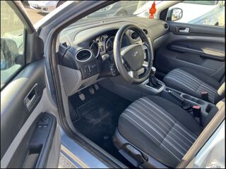 Focus 1600 TDCi 90 Ghia 2009 occasion 61170 Montchevrel