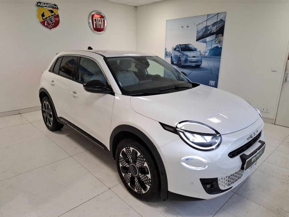 Fiat 600 1.2 Hybrid 100 DCT6 La Prima 2024 occasion 76360 Barentin