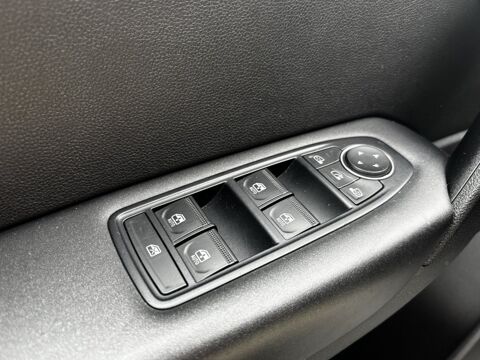 Captur Business Blue dCi 115 EDC DISTRIBUTION OK 2020 occasion 86440 Mign&eacute;-Auxances