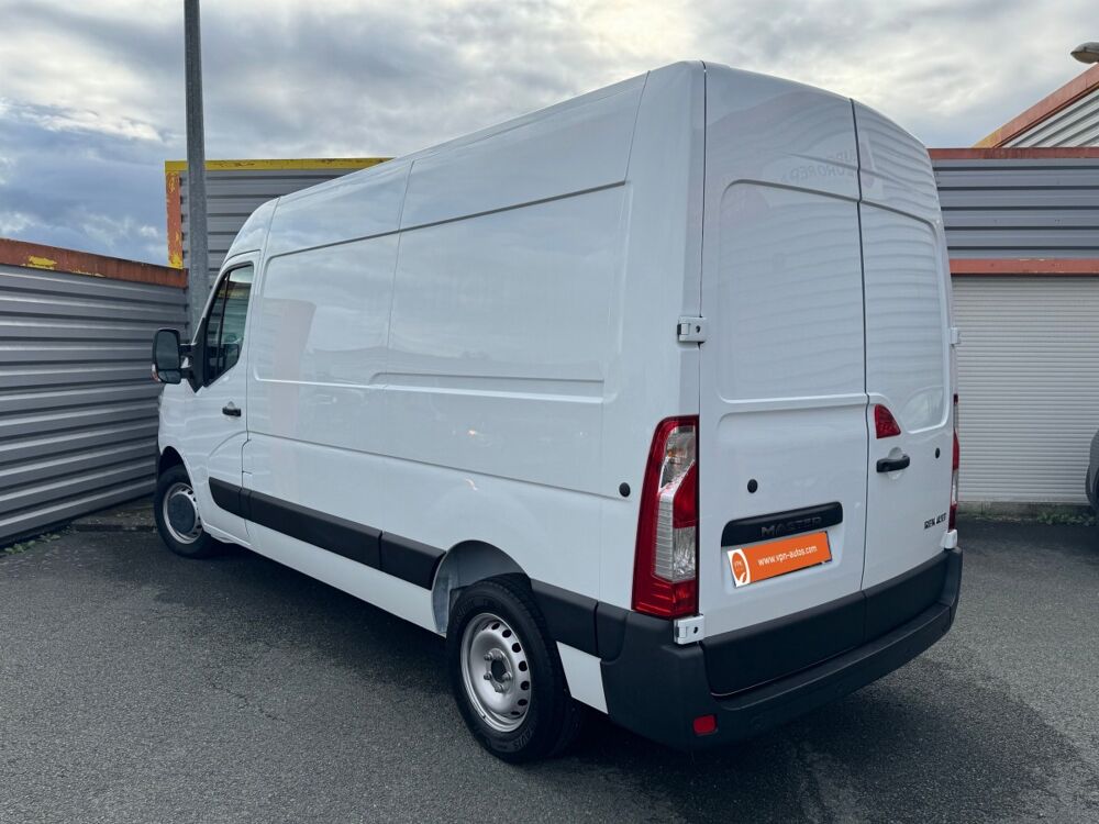 Jumpy FG Tr CF F3500 L2H2 Blue dCi 135 33044KMS 17408€HT 2023 occasion 86440 Mign&eacute;-Auxances